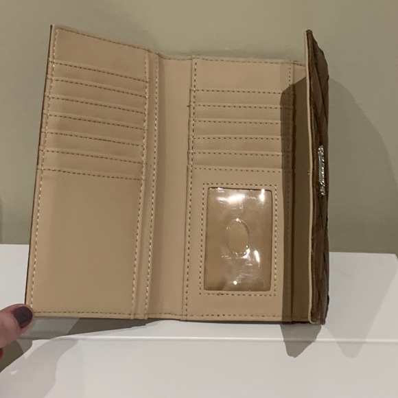 Guess wallet - Picture 3 of 5
